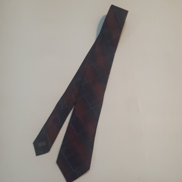 Calvin Klein diamond pattern silk tie - Picture 2 of 7